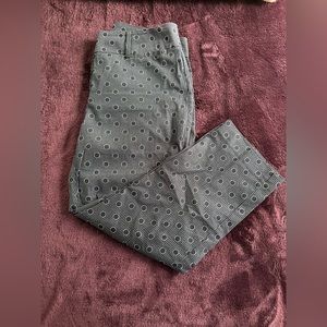 Ann Taylor capri ankle pants size 6 blue polka dot
